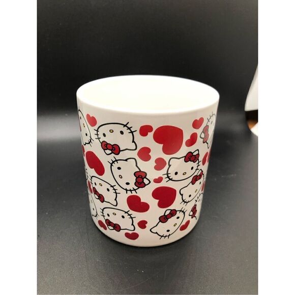 Hello Kitty NWT Heart Handle Mug Coffee Tea Cup For Valentines - Picture 16 of 16